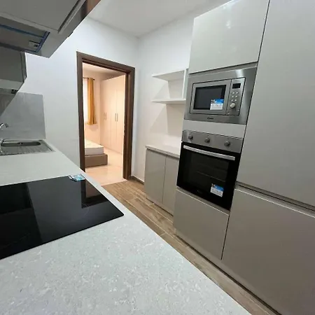 Qawra Seaside Birch Leaf *