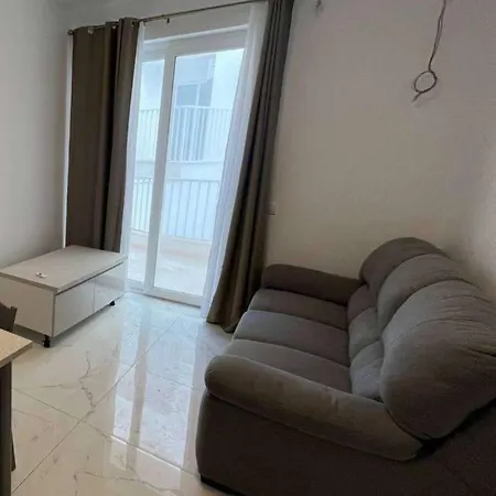 Qawra Seaside Birch Leaf Daire *