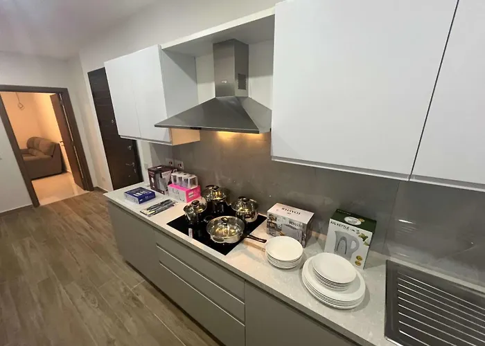 Qawra Seaside Birch Leaf