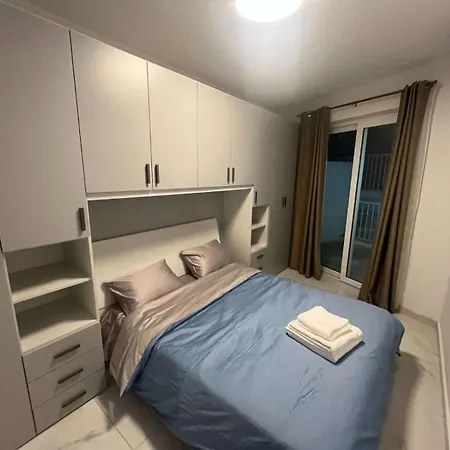 Qawra Seaside Birch Leaf * St. Paul's Bay