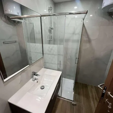 Qawra Seaside Birch Leaf