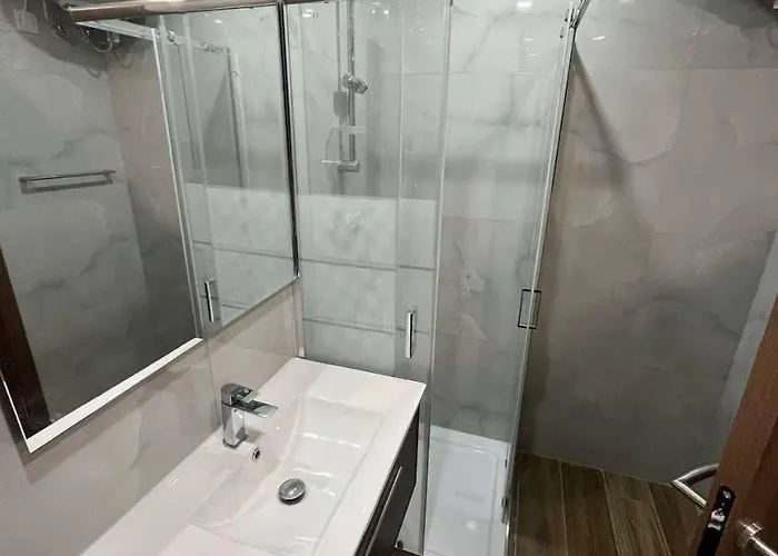 Qawra Seaside Birch Leaf