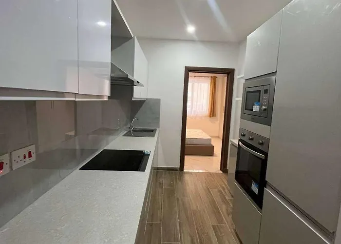 Qawra Seaside Birch Leaf *